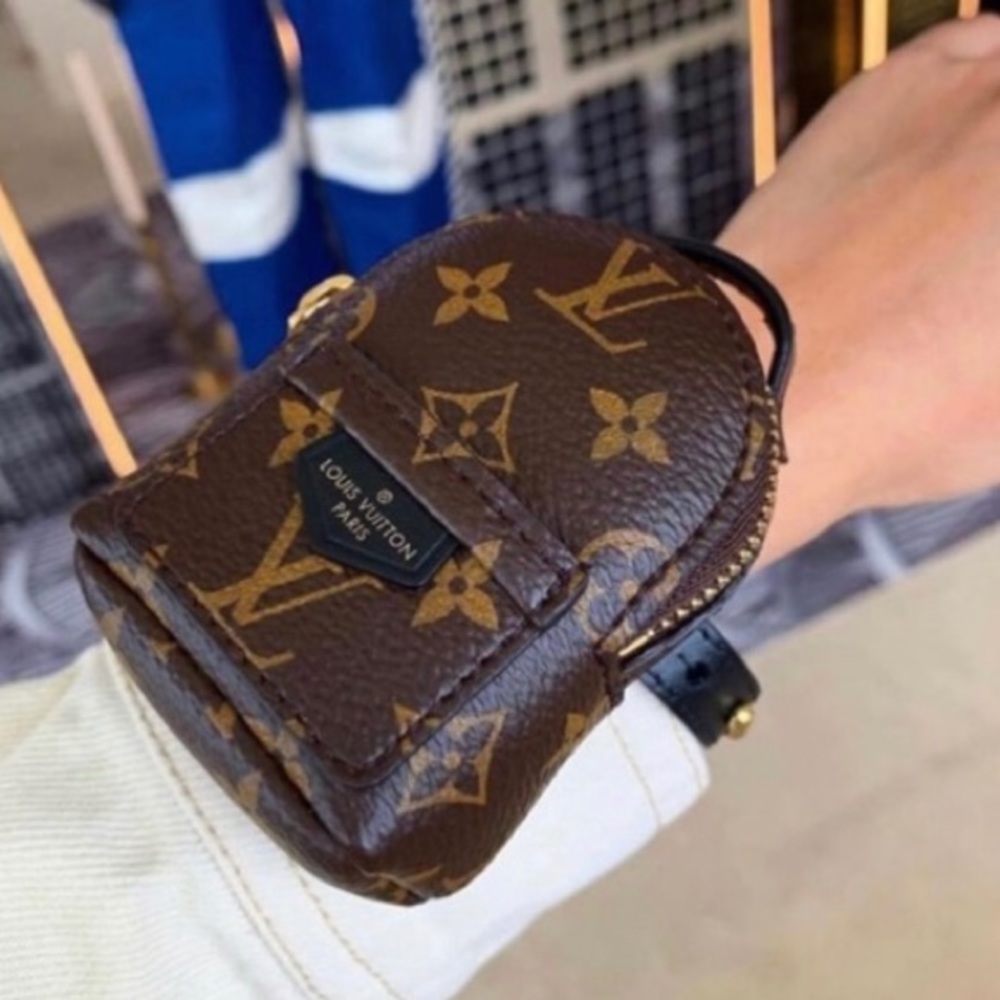 ❤️SOLD❤️Authentic Louis Vuitton Party Palm Springs